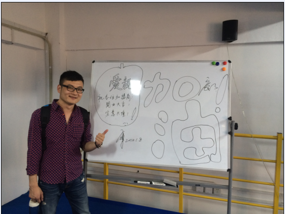 學(xué)員為愛親“加油”