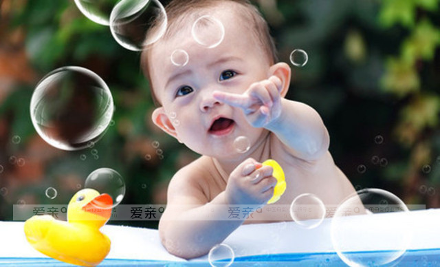 嬰幼兒游泳市場(chǎng)空白  母嬰商家抓準(zhǔn)機(jī)遇創(chuàng)造財(cái)富