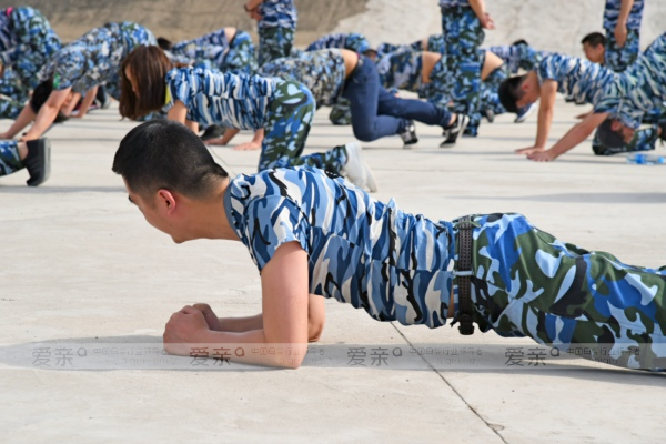 愛親母嬰2017年度營運中心鐵軍特訓(xùn)營完美收官