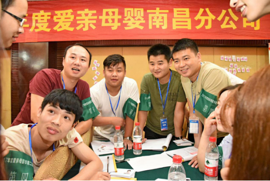 差異化工具破營銷難題——愛親移動大講堂南昌站