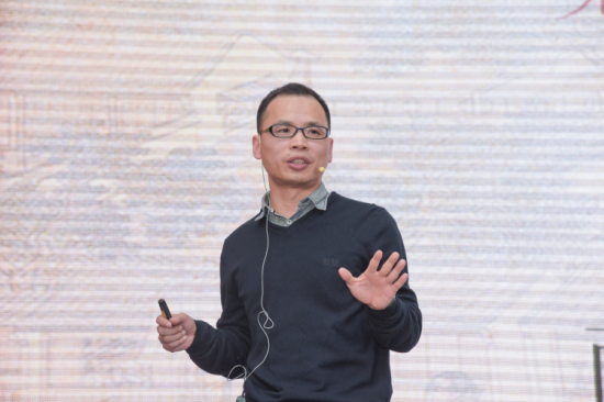 又一城董事長兼CEO蔡總現(xiàn)場(chǎng)分享新零售知識(shí)